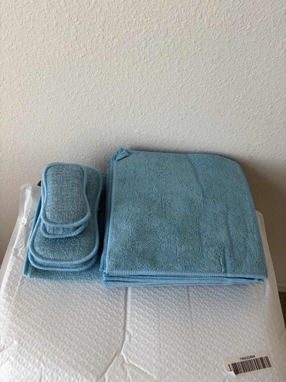 CleanBoss by Joy Anti-Microbial DRY MAT and 25 PIECE Cleaning TOWEL Set Blue Nip - Picture 3 of 5